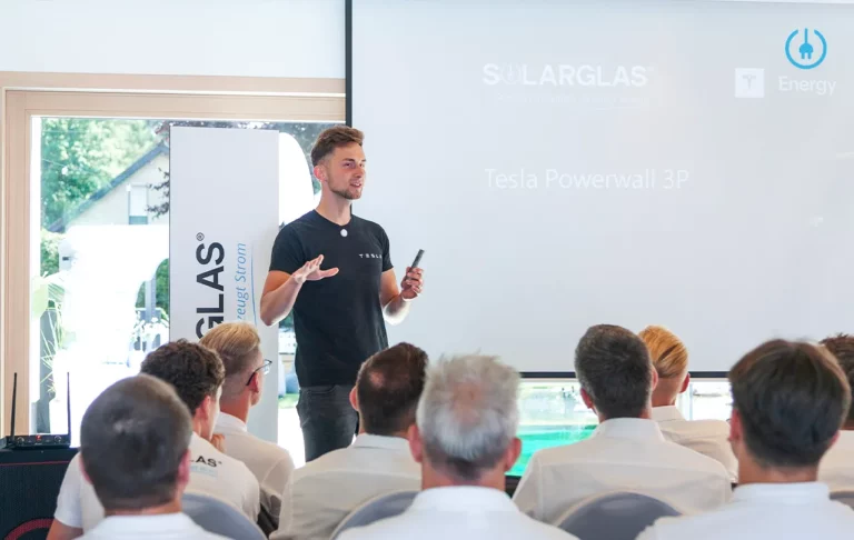 Tesla Powerwall 3 Vortrag bei den Innovationstagen 2026 von Premium Solarglas